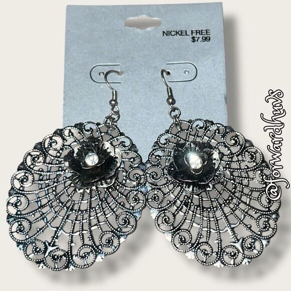 Bundle Sale 3 for $15 | Nickel-Free Silver Tone Filigree Earrings - Picture 4 of 8